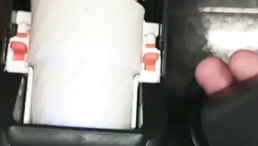 Büyük, geniş ve çok sert ve ateşli, harika ve otomatik cinsel makinede mastürbasyon yapıyor