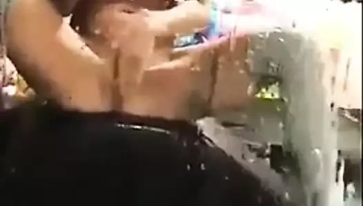 Banyo temizlemek için oyuncak