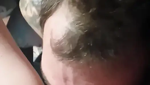 Saten kadın jrock'un o amcığı yemesine bayılıyor