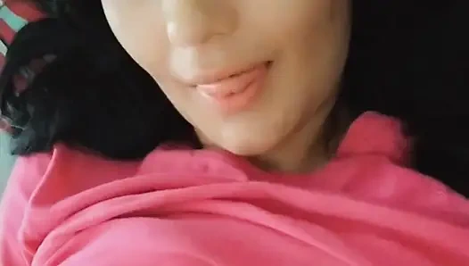 Laura uyanıyor çok ateşli gel tadını çıkar