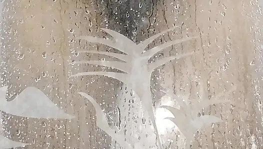 Ve iyi bir duş almak için bana eşlik edersen, ellerin kayıp