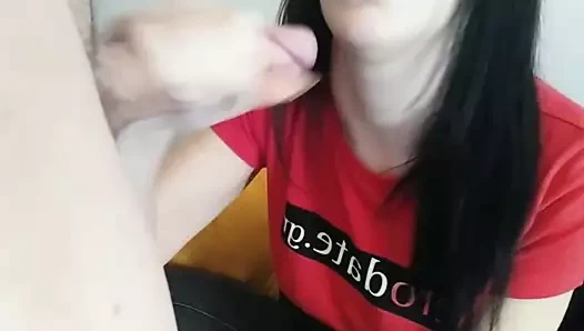 Un pompino con ingoio dalla sorella della mia fidanzata