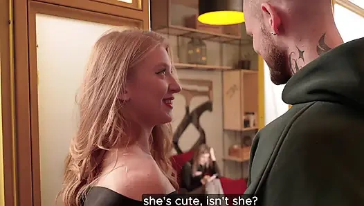 Masum oda arkadaşı bizimle ilk üçlü sekse evet diyor