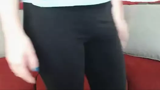 Kız onun tozluk içinde osuruk