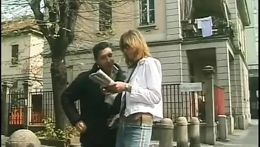 Küçük memeli güzel seksi genç kız büyük amatör yarakla sikiliyor ve ağzına boşalıyor