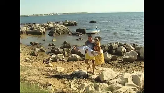 Küçük sürtükler 4 büyük yarak! - bölüm 1