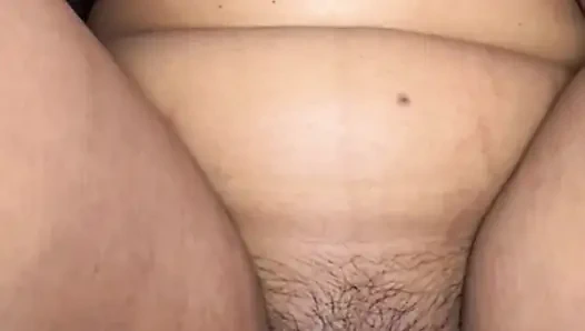 Saf desi seksi hatun kendimi sikiyor