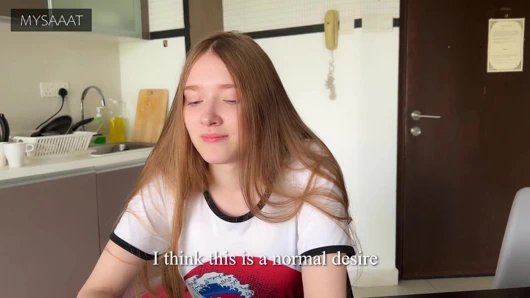 Üvey kız kardeş satrançta kayboldu ve amına iki kez boşalıyor