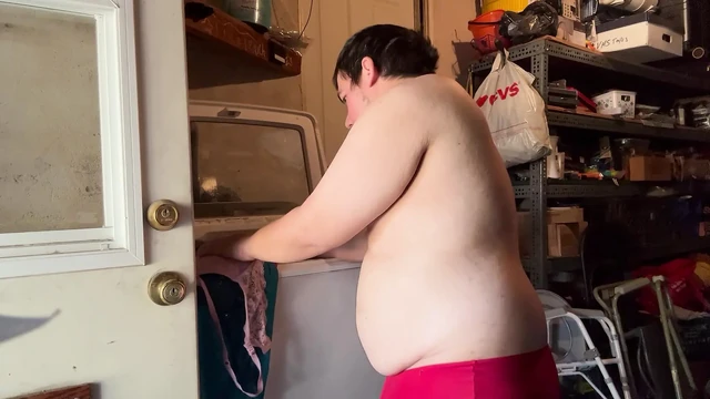 Сисси занимается стиркой, часть 2