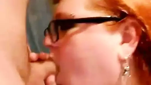 Voronej'den gelen domuz kafası horoz emmek.