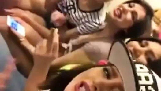 şarkıcı porno yıldızı