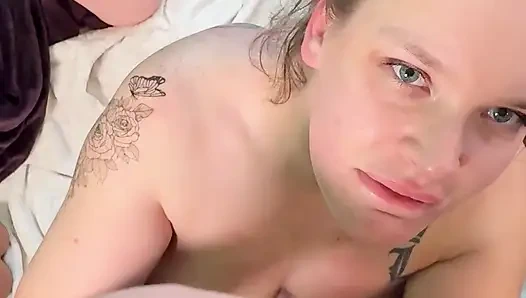 Hangi deliğin en iyisi olduğunu seçiyor