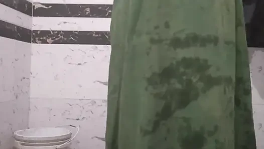 Ateşli banyo arka taraf priya bhabi