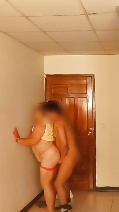 Hayır, üvey anne! Bana oral seks yapma, üvey oğul üvey annesine söylüyor