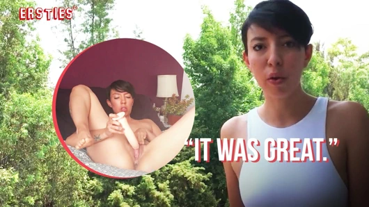 Ersties - seksi esmer paula v kendini boşaltmak için büyük bir dildo kullanıyor