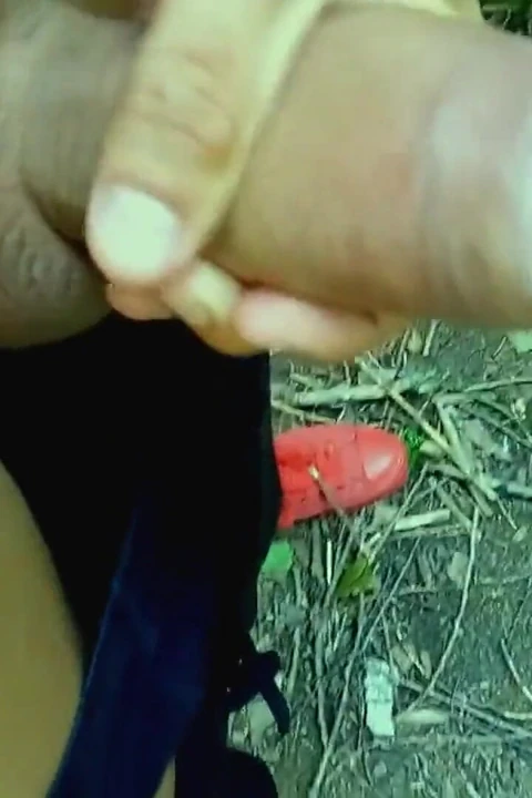 Yakın çekim yarak, üretral meatus, taşaklar, kayganlaştırıcı olarak tükürme 1