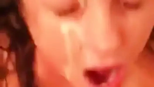 Büyük yüze boşalma