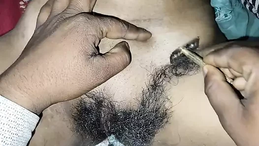 Bhabi Ne Apni Chut Ke Baal Bna Kar Masti Ki