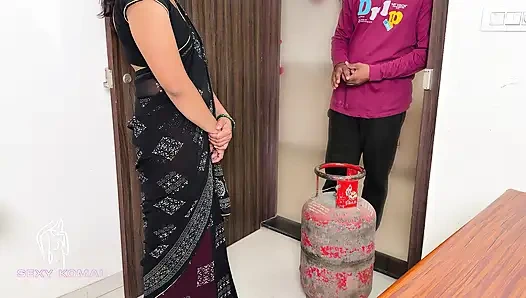 Yumuşak gaz teslimi kişi tanka ek olarak teslim etti, boş silindir nerede, ben alıyorum.