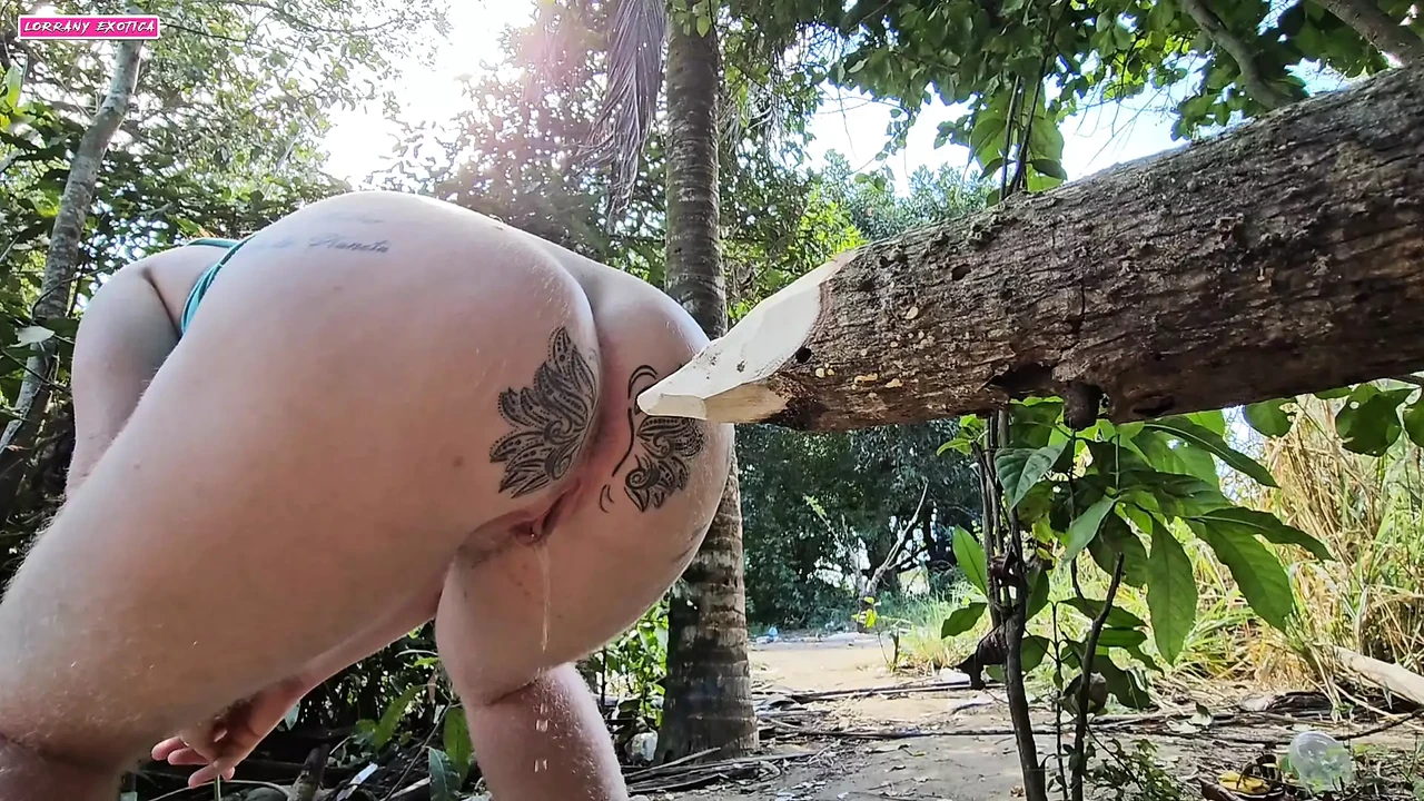 HD When I Pee In The Bush I Seriously Think About Sticking That Log In My Ass Because I Was Sewing (4K Ultra) - California Special