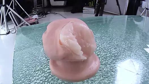 Blonde Teresa liebt Klammern an der Fotze