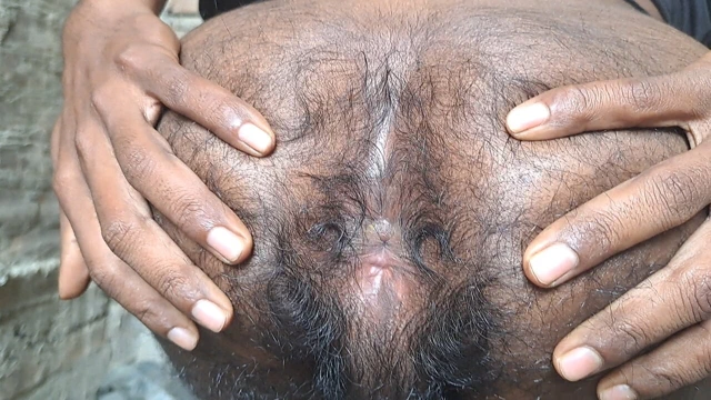 Yaşlı adam aşçı ve yağlanmış saç ustası