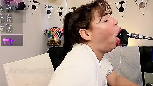 Canlı Gösteri Kaydedildi: Bolca Tükürükle Derin Boğaz