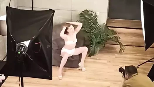 Erotik bir çekimde kulis