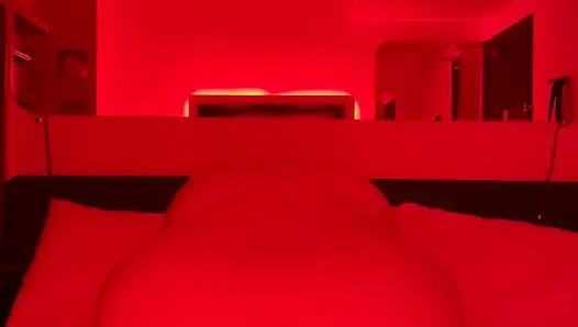 İri güzel kadın dildoya biniyor