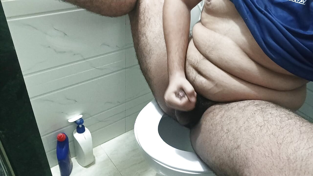 Liquid spilled in the bathtub