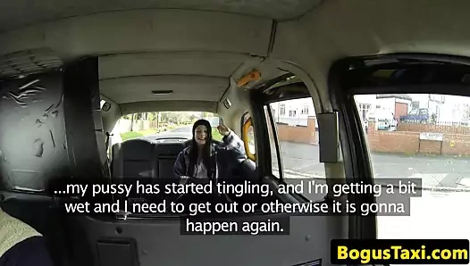 mürekkeplenmiş taksi bebeğim fışkıran sonra raylı içinde KEDİ