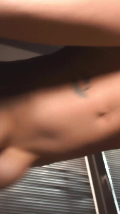 Я кончаю в красотку с идеальными натуральными сиськами несколько раз, потому что сперма является лучшей смазкой