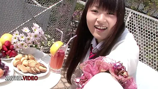 Ryo asaka'nın şehvetli duşu: tahrik edilen Asyalı genç kız kendi zevkiyle rahatlıyor