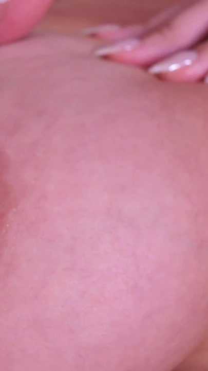 Dev kadın meme ucu kölesini cezalandırıyor 2