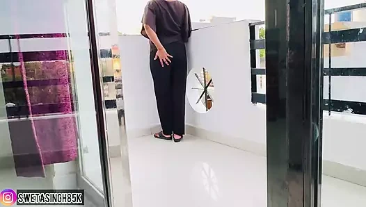 Müslüman hizmetçi yüksek sesle düşünmeden çok sert sikilirken harika anal seks yaptım Hintçe inliyor