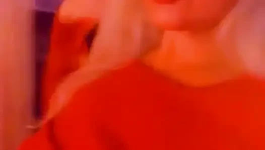 Bir gece için kim olduğumuzu unutalım