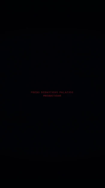 Эмоциональный момент из "50-летняя кам-модель с великолепной волосатой киской в домашнем видео"