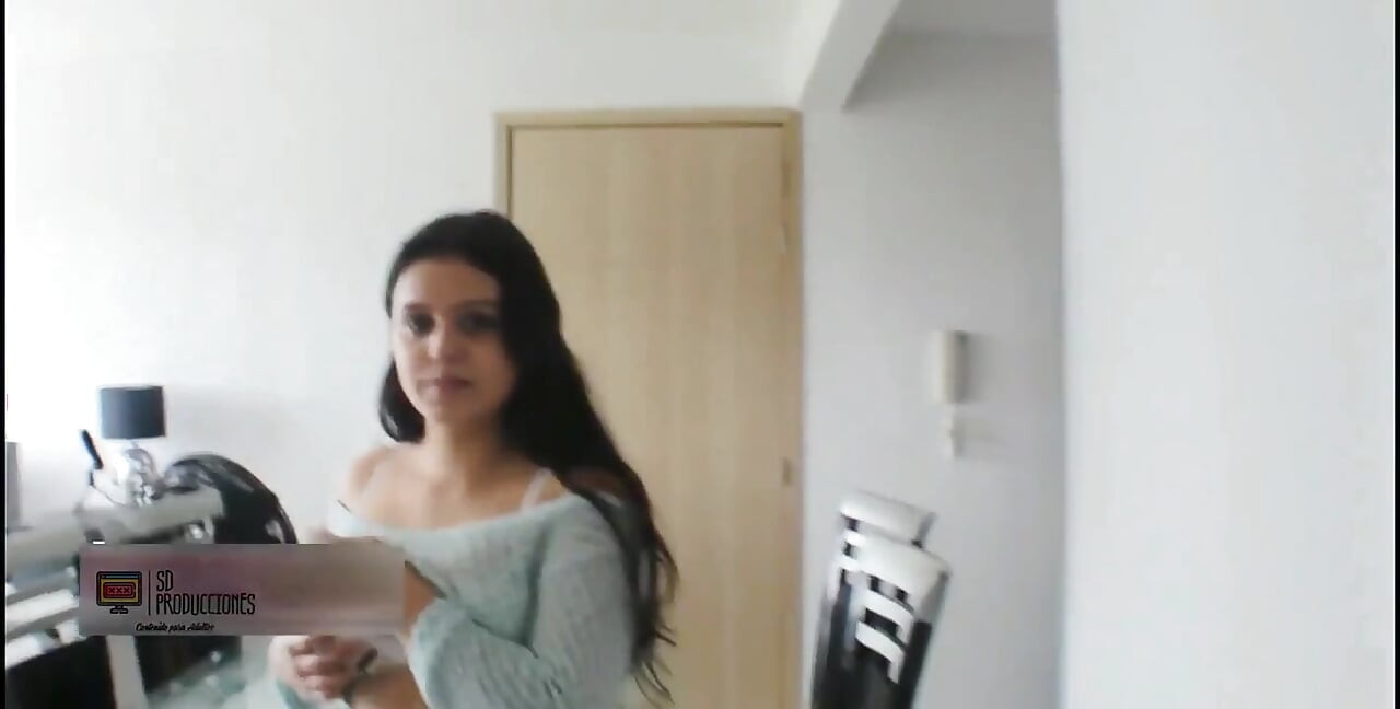 Azgın üvey erkek kardeşlerin evde yalnızken sikiştiği amatör derleme bölüm 1