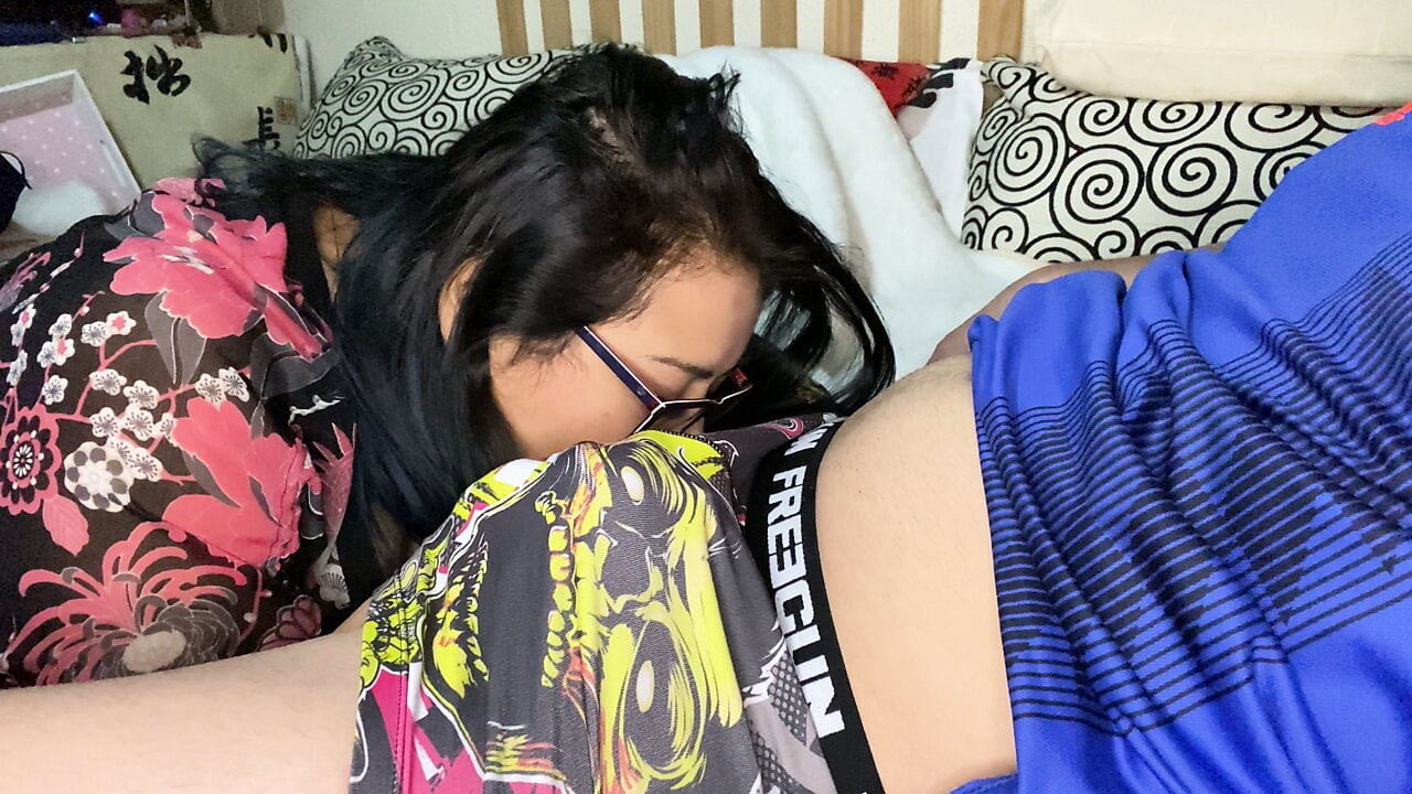Üvey annemin evinde sürpriz cumshot ile oral seks! 4k