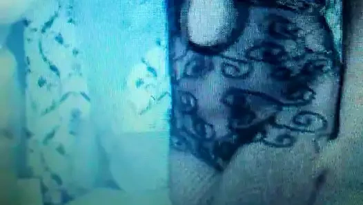 O güzel ve dans etmeyi seviyor2