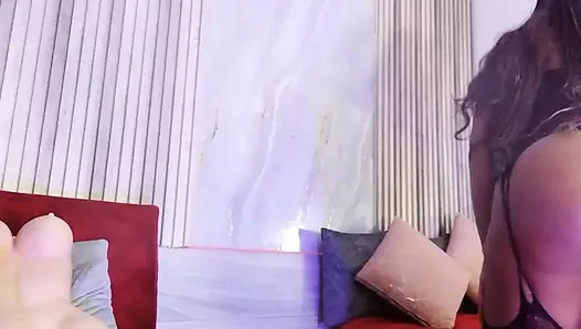 İç çamaşırım beni siktiğinizi söylemek istiyor