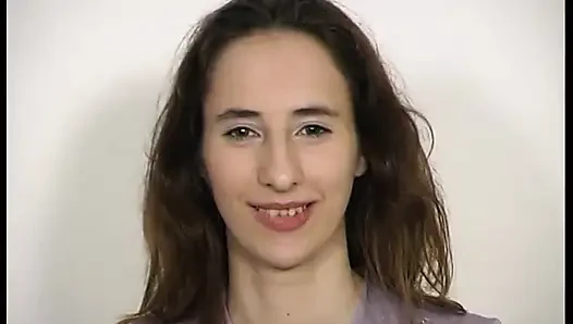 Seksi esmer genç kız oyuncu seçmelerinde amını oynuyor