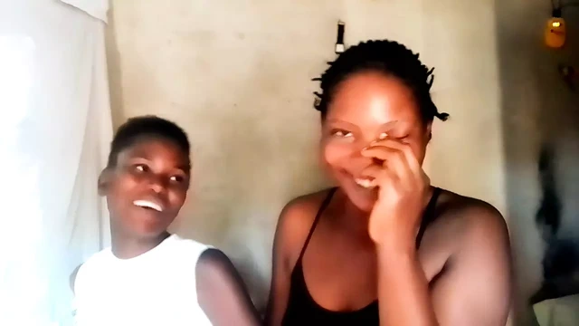 Sanatçı arkadaşımla eğleniyorum