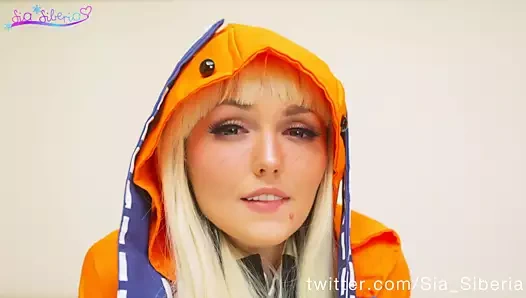 Runa siyah oyuncak ile yaramaz hissediyor