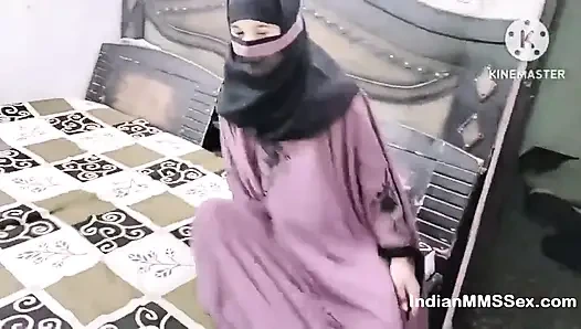 Hintli hamile Müslüman evli kadın kocasıyla ateşli seks yapıyor