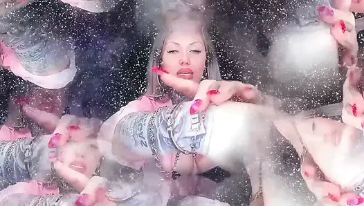 Büyüleyici spiral! Altın ellere altın orgazm!