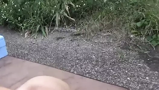 Japon karısı aşırı açık havada lavman