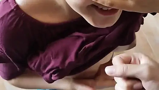 Bir eve gittik ve ondan beni emmesini istedim ve o sütümü yuttu