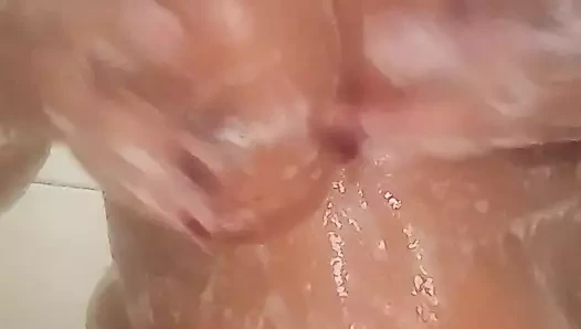 Duşta bana yardım et