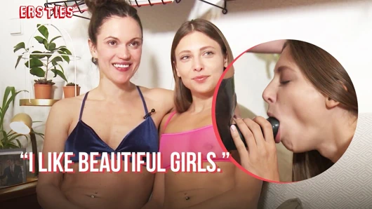 Ersties - ateşli oda arkadaşları Alyssa ve Talia M takma yarakla lezbiyen seks yapıyor